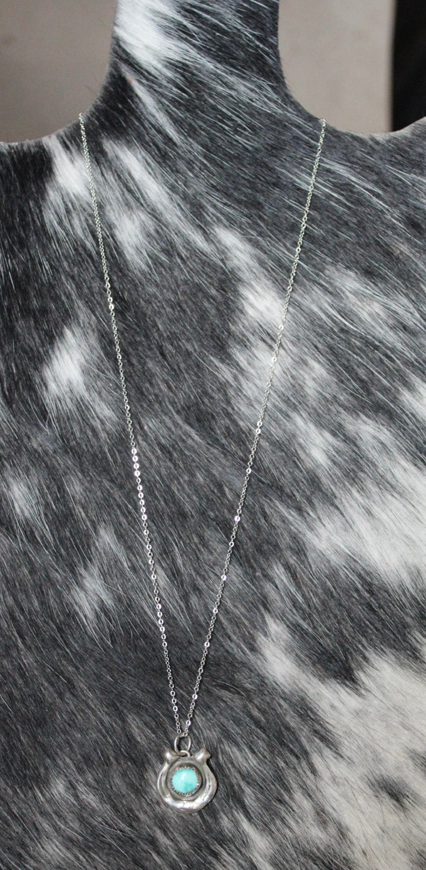 Horse Shoe Dainty Necklace