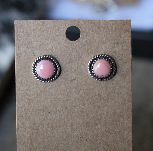 Round Pink Conch Studs